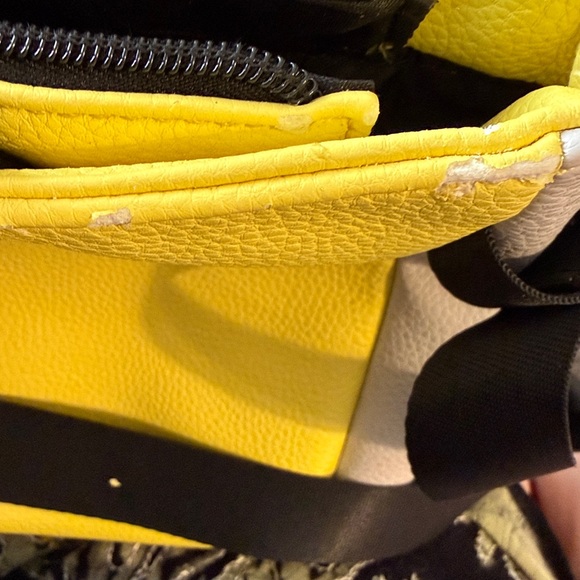 Tahari Yellow and Black Shoulder and Crossbody 2 Way Bag NWT - Picture 11 of 11